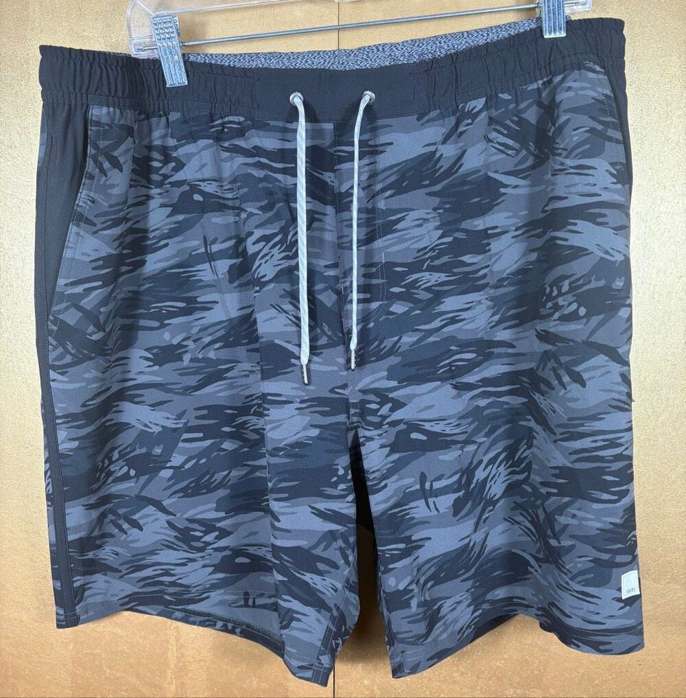 Vuori camo print mens shorts size XXL